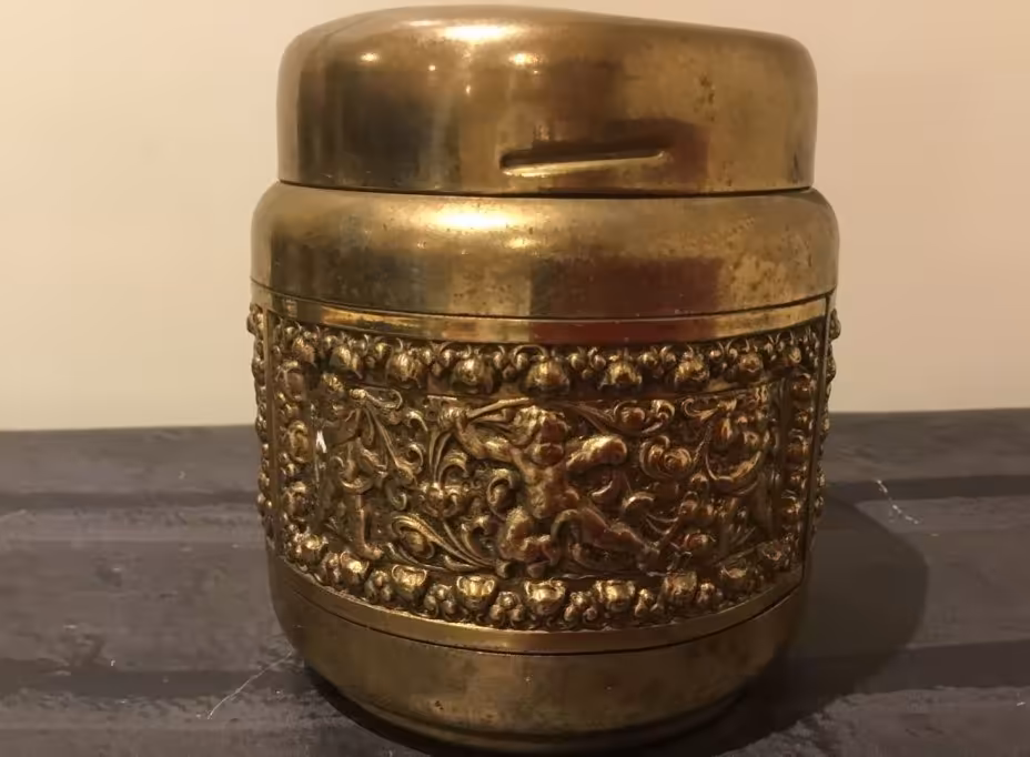 Настольная сигаретница