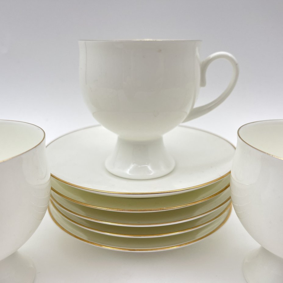 Набор из пяти кофейных пар "Золотая лента", автор формы Н.П. Славина, фарфор, отводка золотом, Ленинградский фарфоровый завод (ЛФЗ), Российская Федерация, 1989-2001 гг.