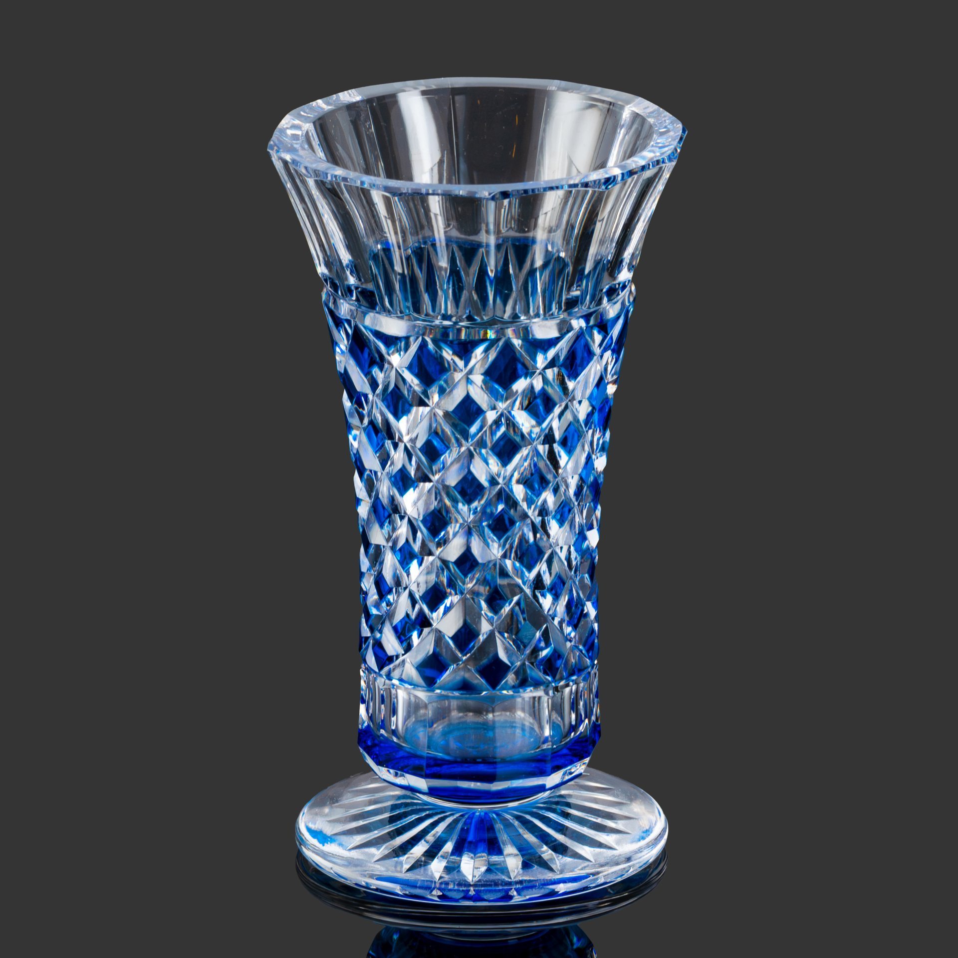 Ваза синего оттенка с геометрическим декором, хрусталь, Val Saint Lambert, Бельгия, 1950-1970 гг.