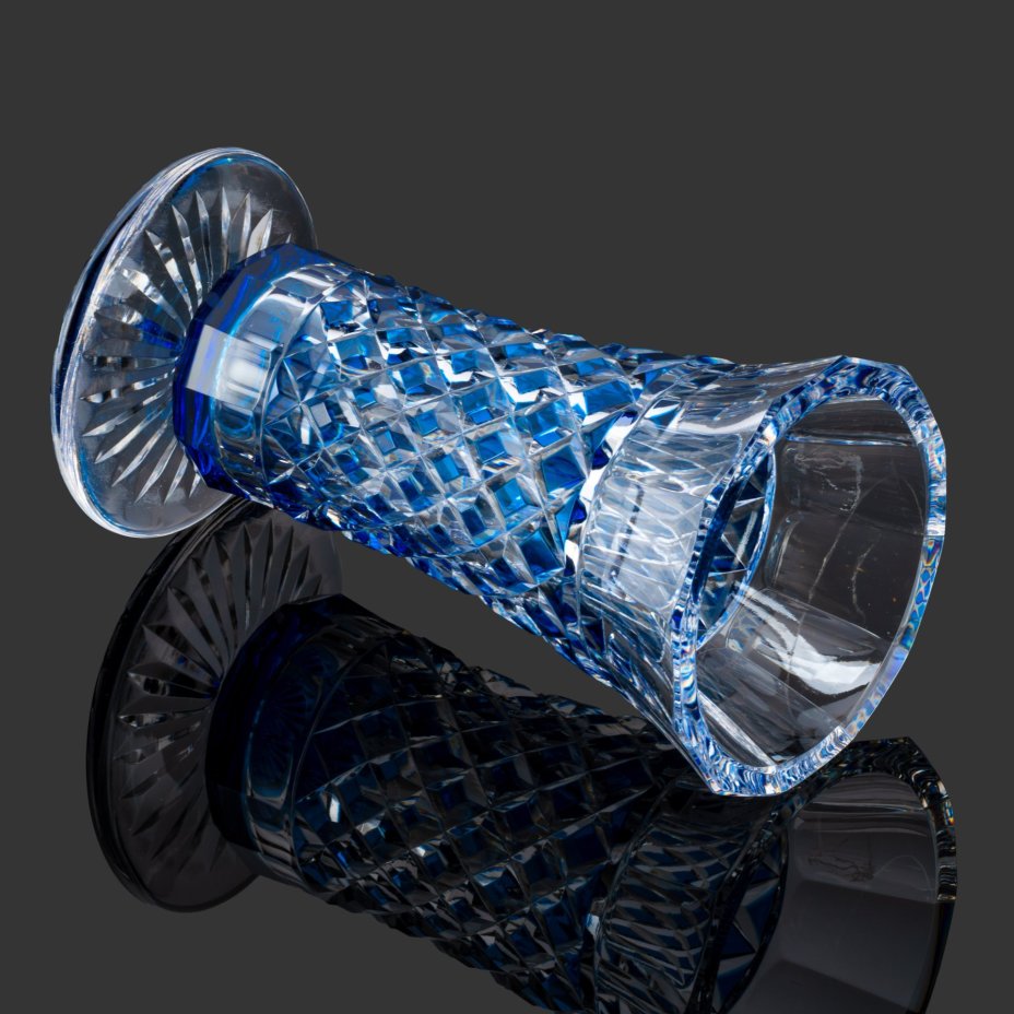 Ваза синего оттенка с геометрическим декором, хрусталь, Val Saint Lambert, Бельгия, 1950-1970 гг.