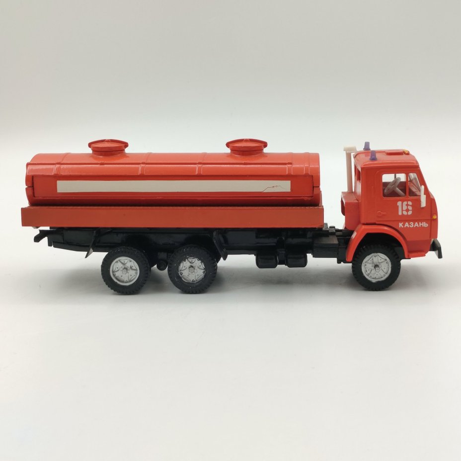 Модель автомобиля "КАМАЗ-53212" (пожарная цистерна), авторская модель, Арек