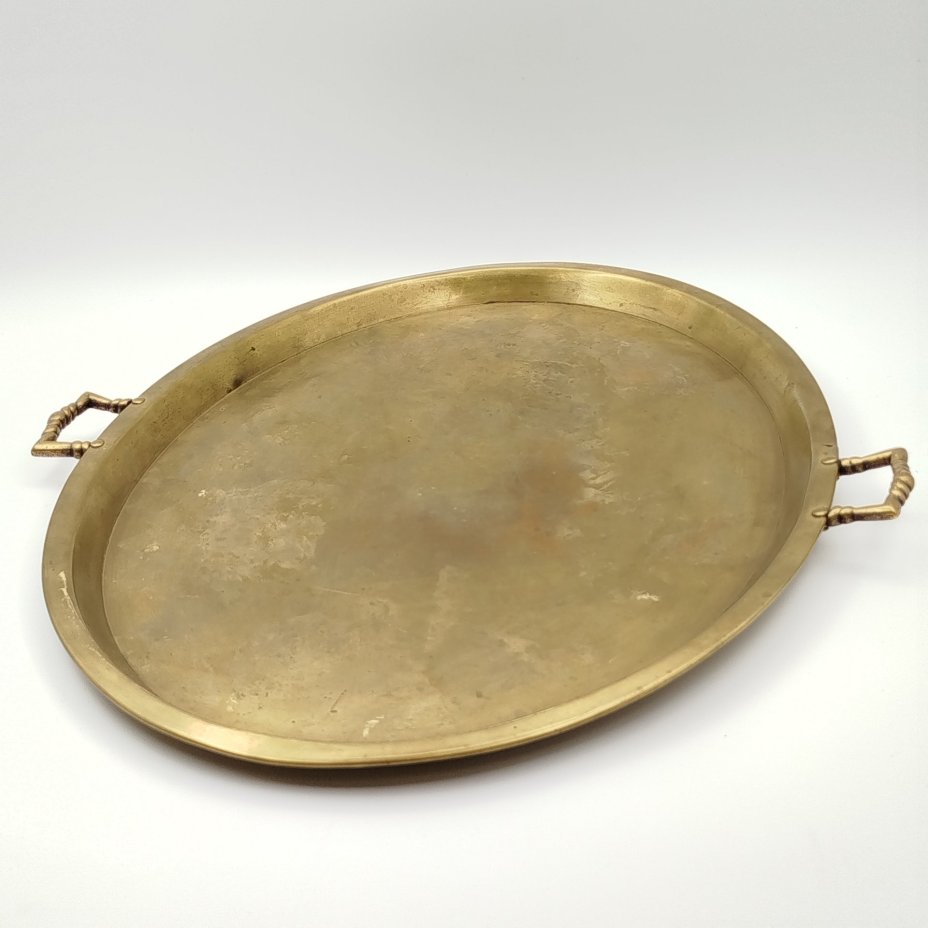 Поднос сервировочный овальной формы с двумя фигурными ручками