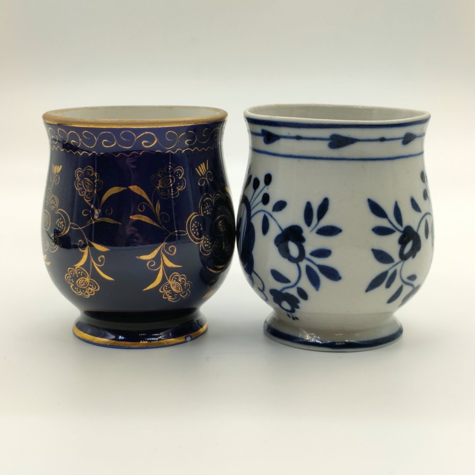 Пара чашек с цветочным декором (в подборе), фарфор, крытье кобальтом, роспись, золочение, Турыгинский фарфоровый завод артели «Художественная керамика» (Гжель), СССР, 1950-1960 гг.