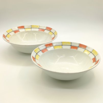 Пара салатников из столового сервиза "Молодежный", автор формы Н. А. Литвиненко, автор рисунка Ф. Н. Крохина, фаянс, роспись, Конаковский фаянсовый завод им. М.И. Калинина (ЗиК Конаково), СССР, 1962-1974 гг.