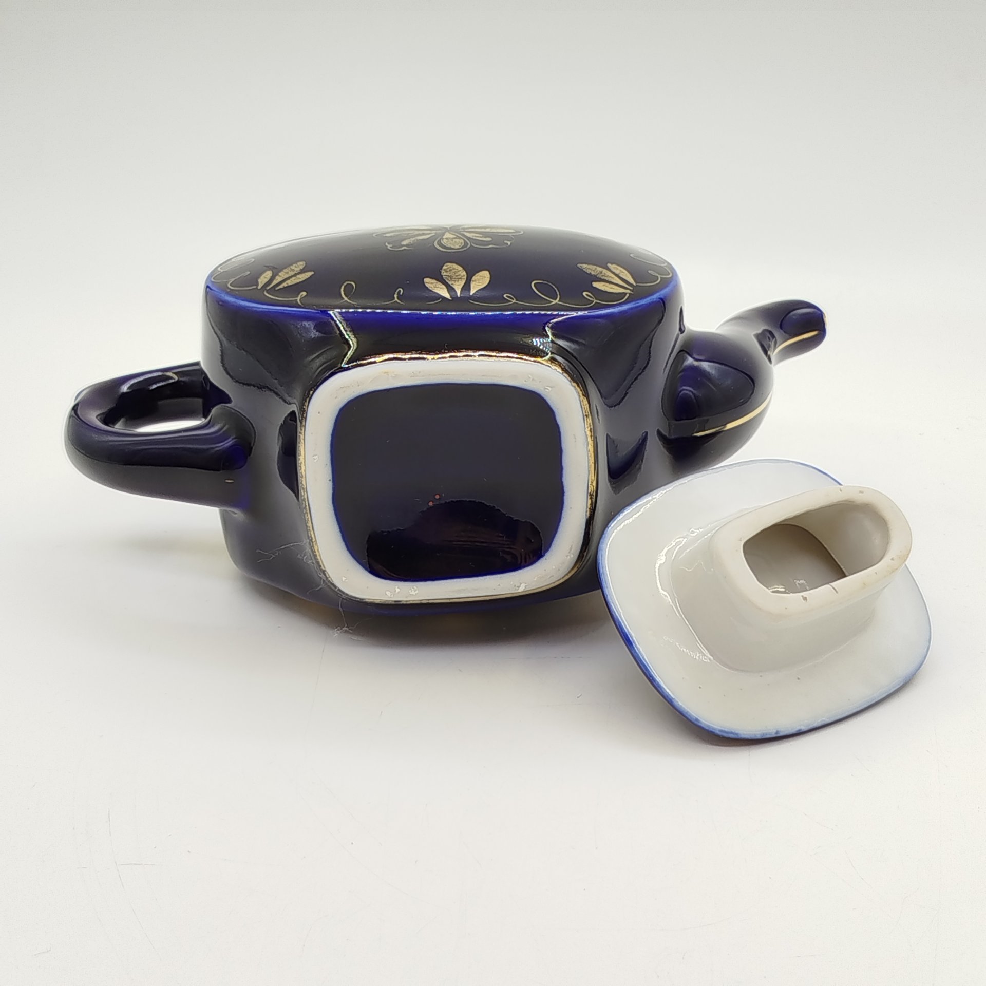 Чайник заварочный с цветочным декором