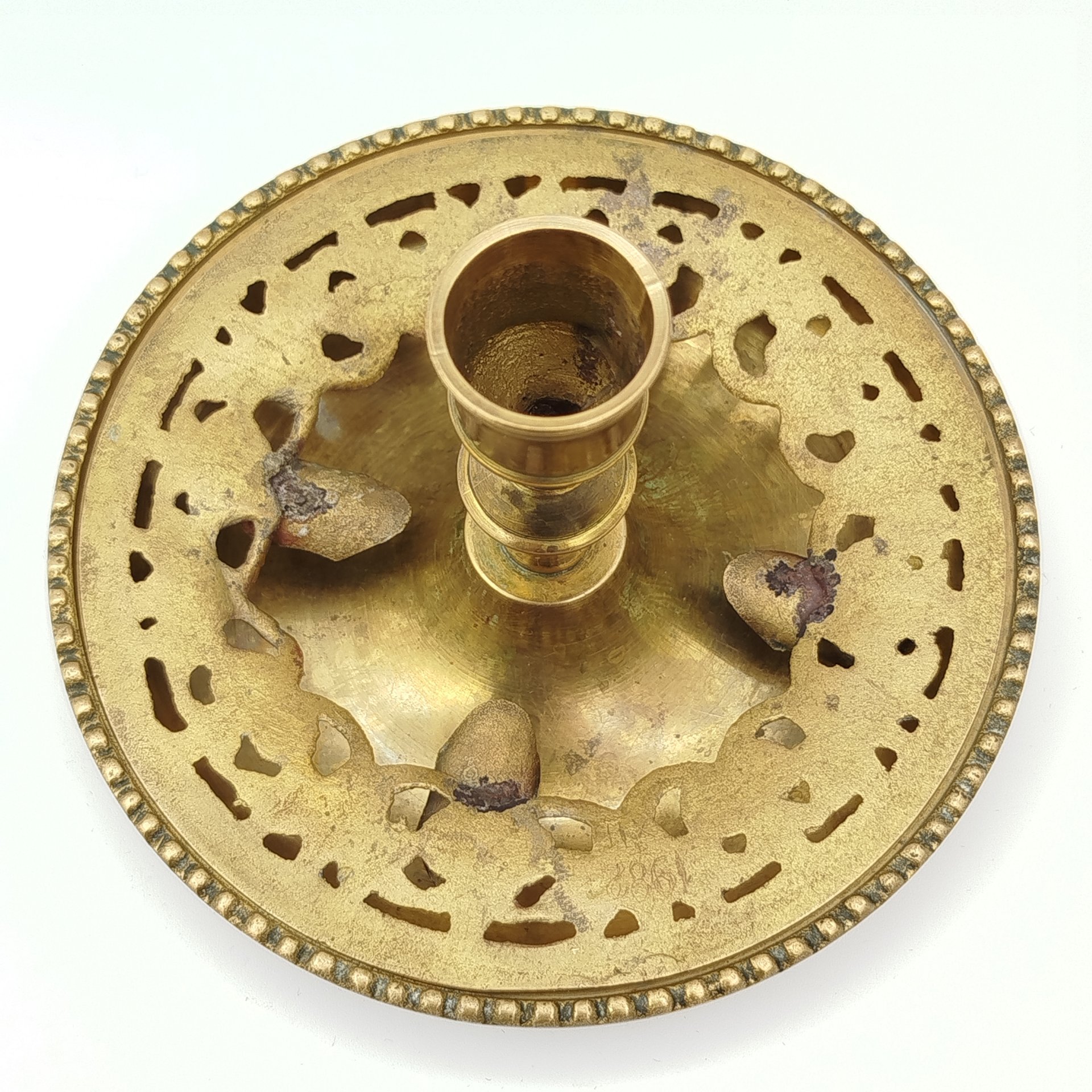 Подсвечник-пепельница, украшенная флоральным мотивом, латунь, Европа, 1970-1990 гг.