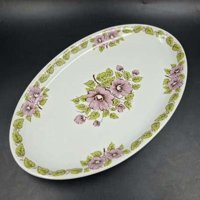 Блюдо овальное с цветочным декором в розово-зеленой гамме, фарфор, печать, Epiag Royal Czechoslovakia, Чехословакия, 1970-1990 гг.