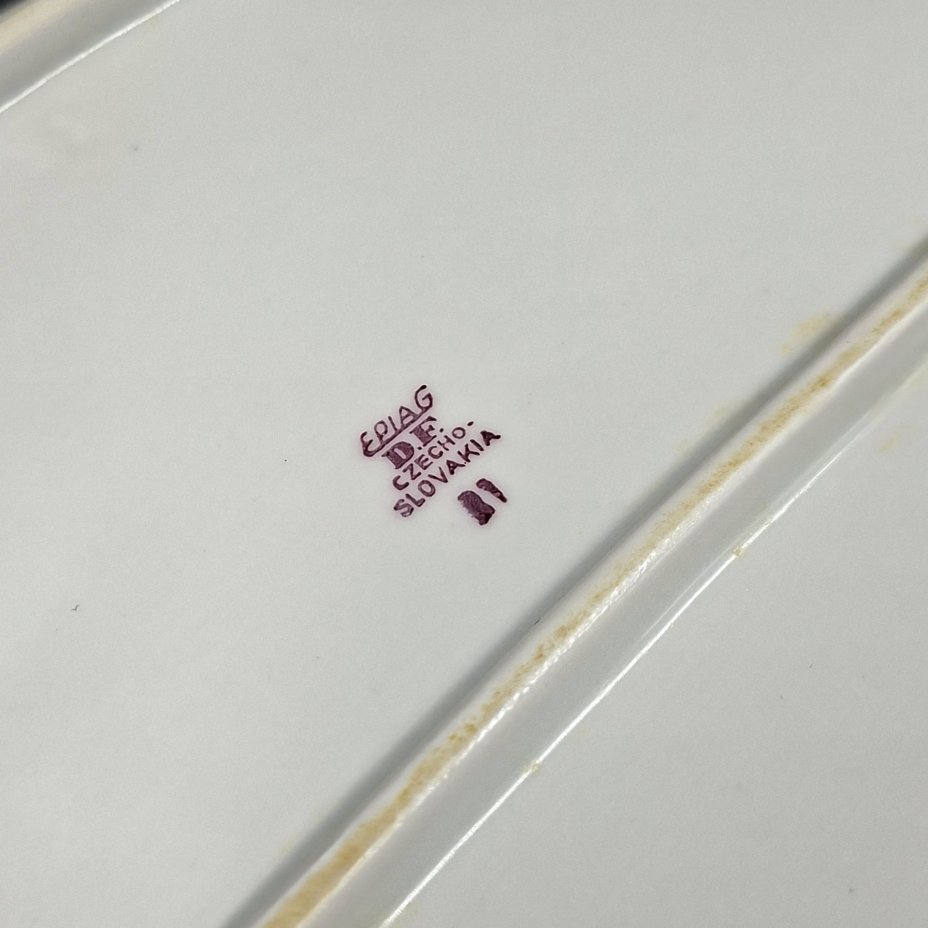 Блюдо овальное с цветочным декором в розово-зеленой гамме, фарфор, печать, Epiag Royal Czechoslovakia, Чехословакия, 1970-1990 гг.