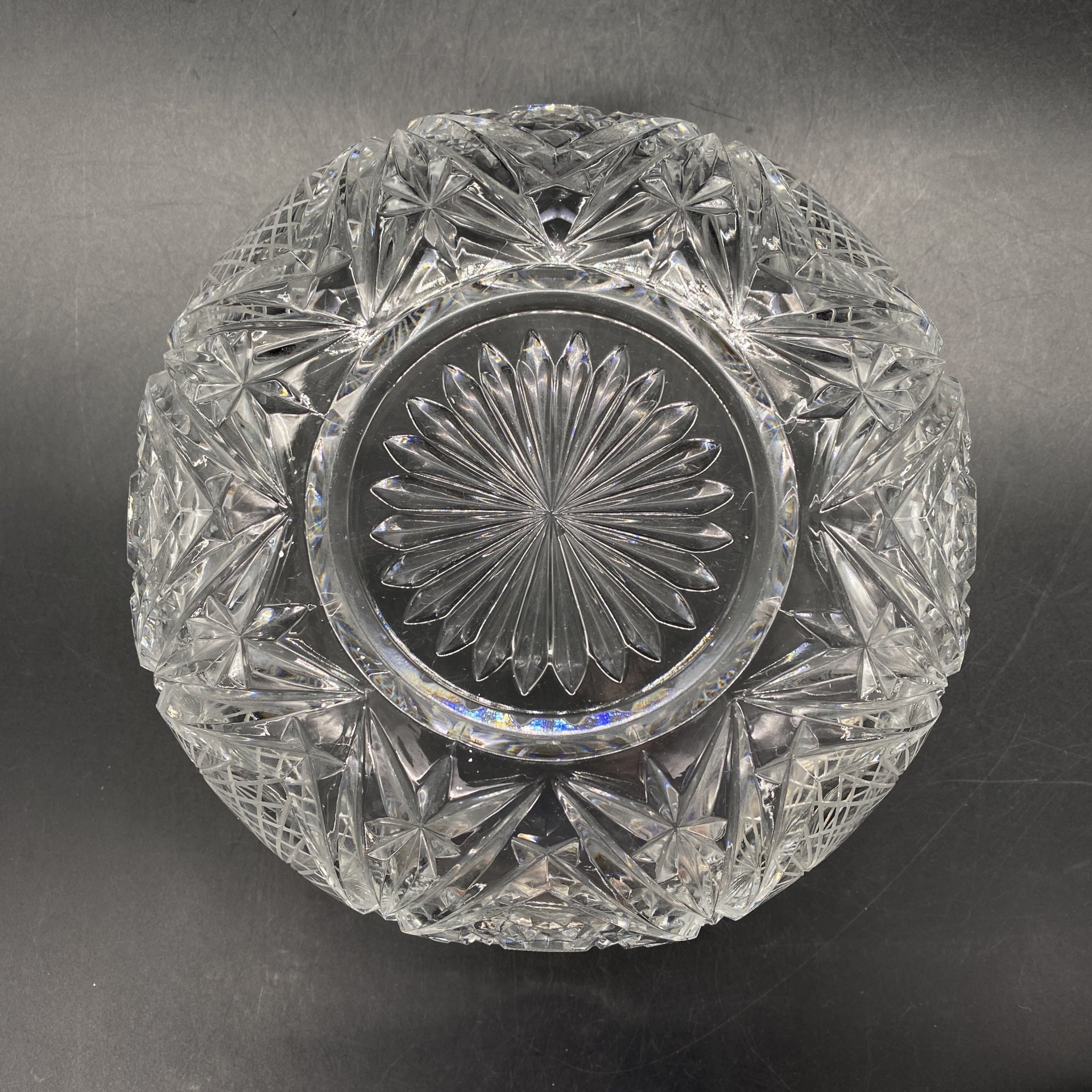 Салатник (фруктовница) с рельефным декором