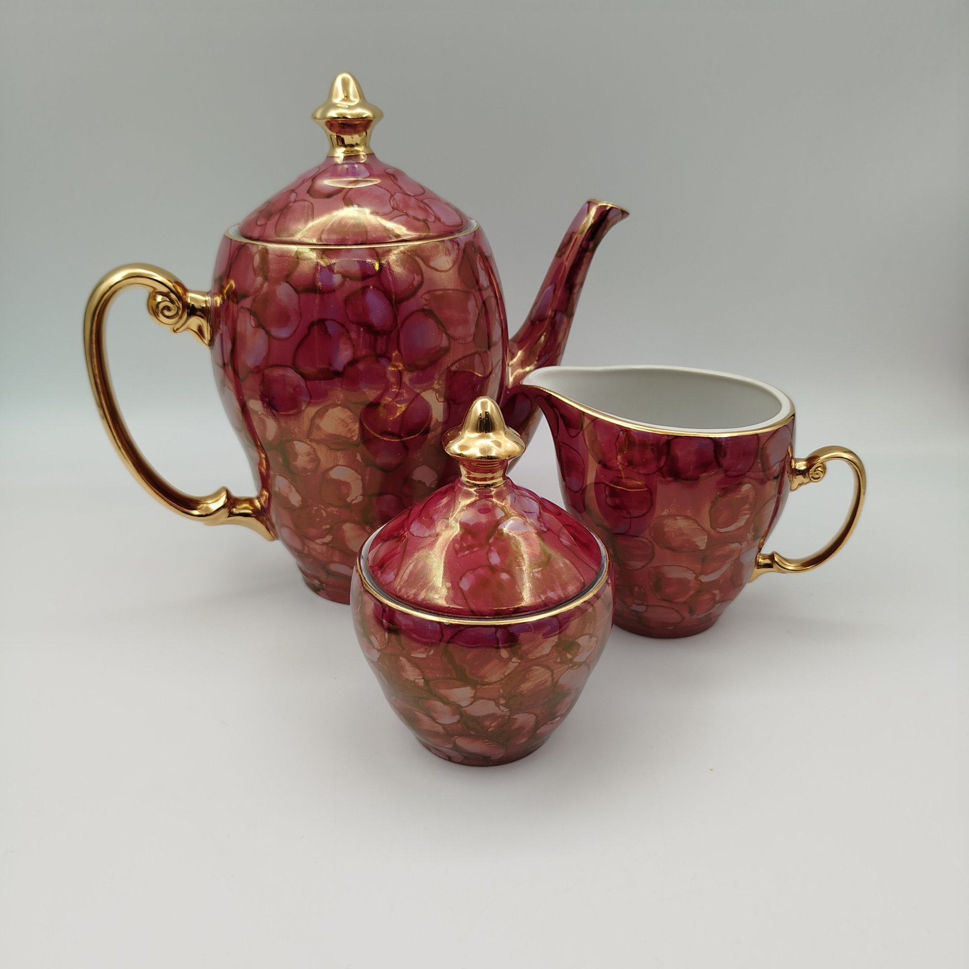 Сервиз кофейный с разводами в фиолетовой гамме на 6 персон (15 предметов), фарфор, люстр, золочение, Wloclawek (Влоцлавская фаянсовая фабрика), Польша, 1960-1980 гг.