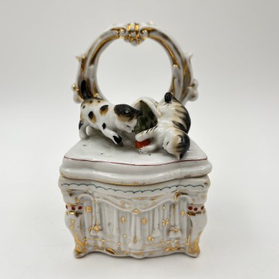Шкатулка "Игривые котята", фарфор, роспись, золочение, Западная Европа, 1900-1930 гг.