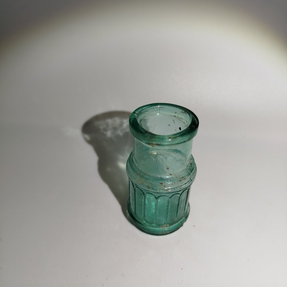 Баночка купоросного оттенка