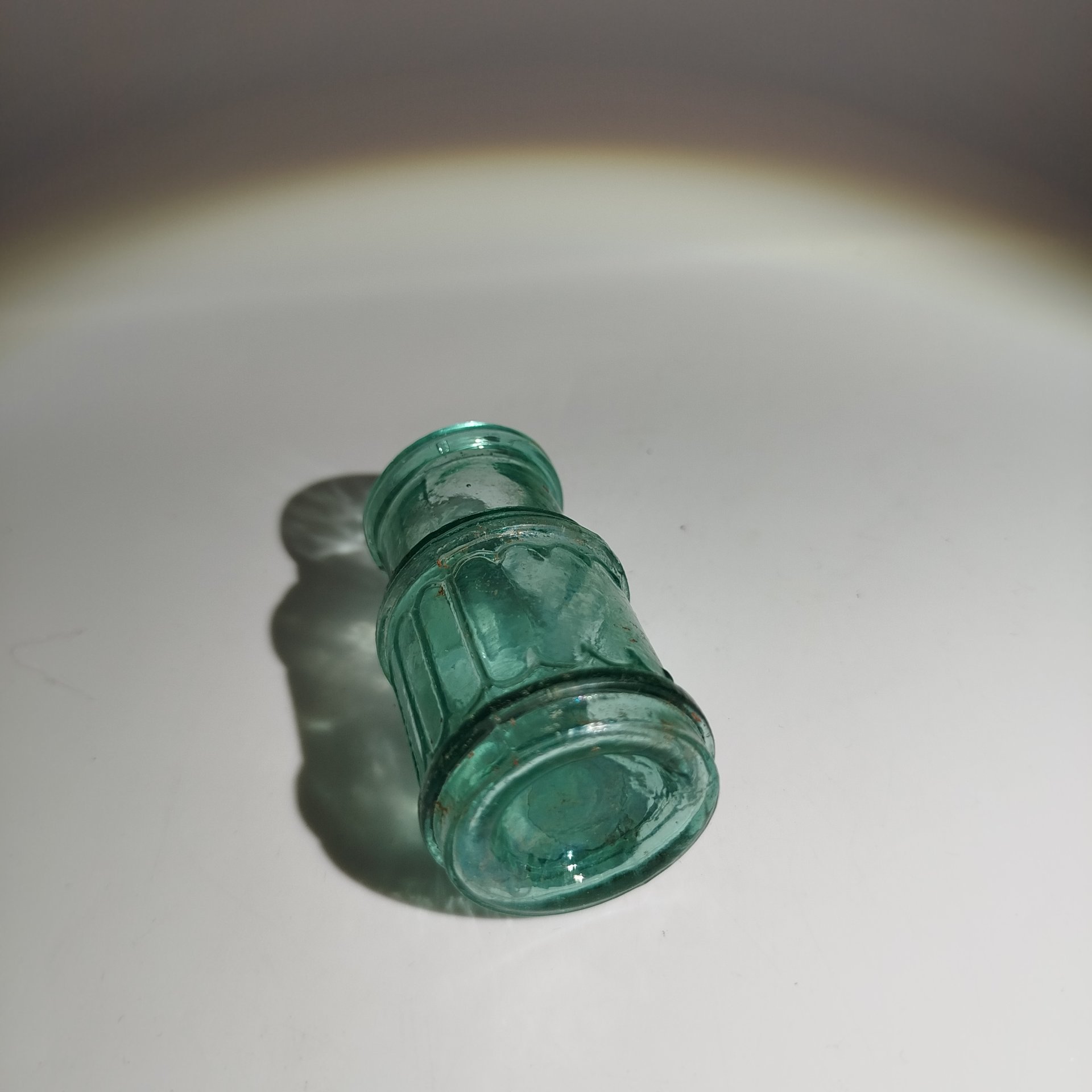 Баночка купоросного оттенка