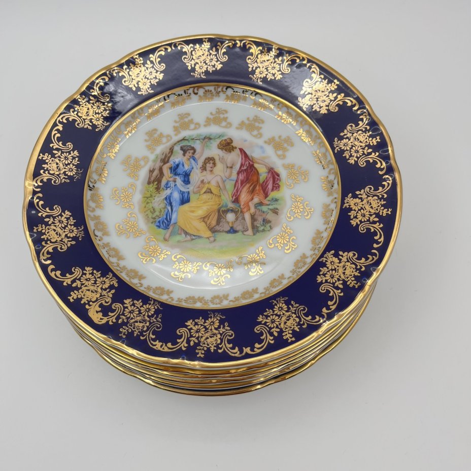 Набор десертных тарелок "Мадонна" на 6 персон, украшенных цветочным декором, фарфор, деколь, крытье, золочение, Thun (Тун), Чехия, 2000-2020 гг.