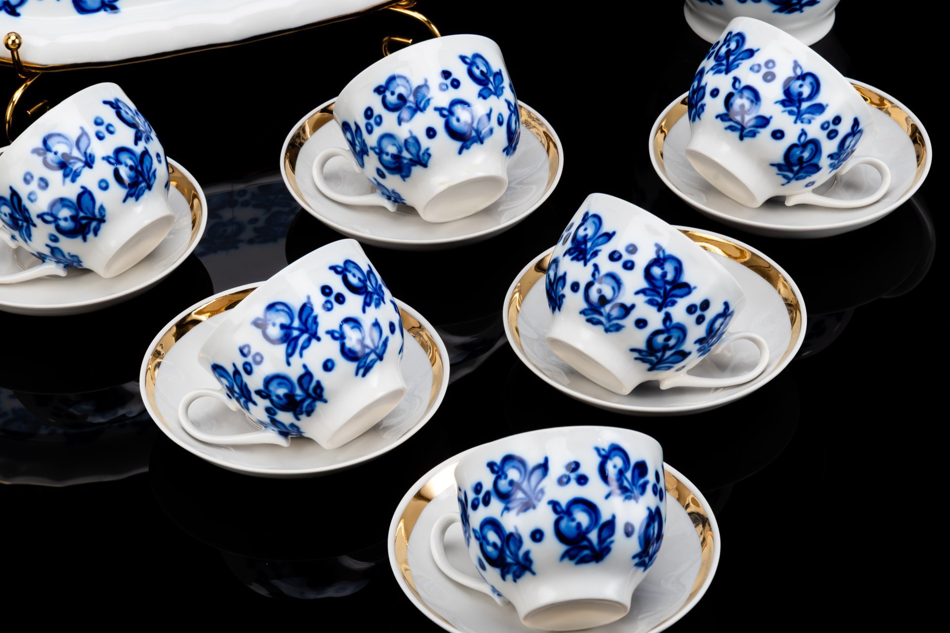 [Авторская подпись] Сервиз кофейный "Яблоньки" на 6 персон, автор Тодорская Вера Ивановна, фарфор, роспись, Дулевский фарфоровый завод (Дулёво), СССР, 1960-1980 гг.