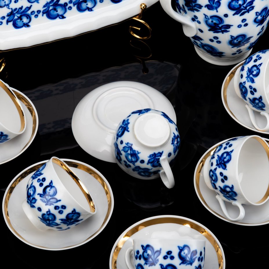 [Авторская подпись] Сервиз кофейный "Яблоньки" на 6 персон, автор Тодорская Вера Ивановна, фарфор, роспись, Дулевский фарфоровый завод (Дулёво), СССР, 1960-1980 гг.