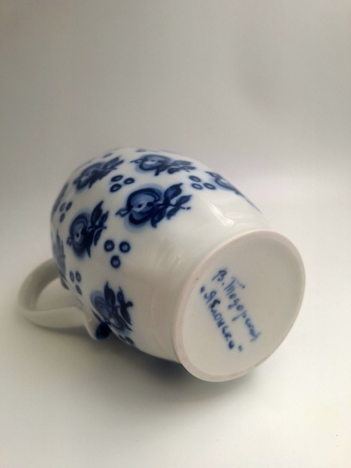 [Авторская подпись] Сервиз кофейный "Яблоньки" на 6 персон, автор Тодорская Вера Ивановна, фарфор, роспись, Дулевский фарфоровый завод (Дулёво), СССР, 1960-1980 гг.