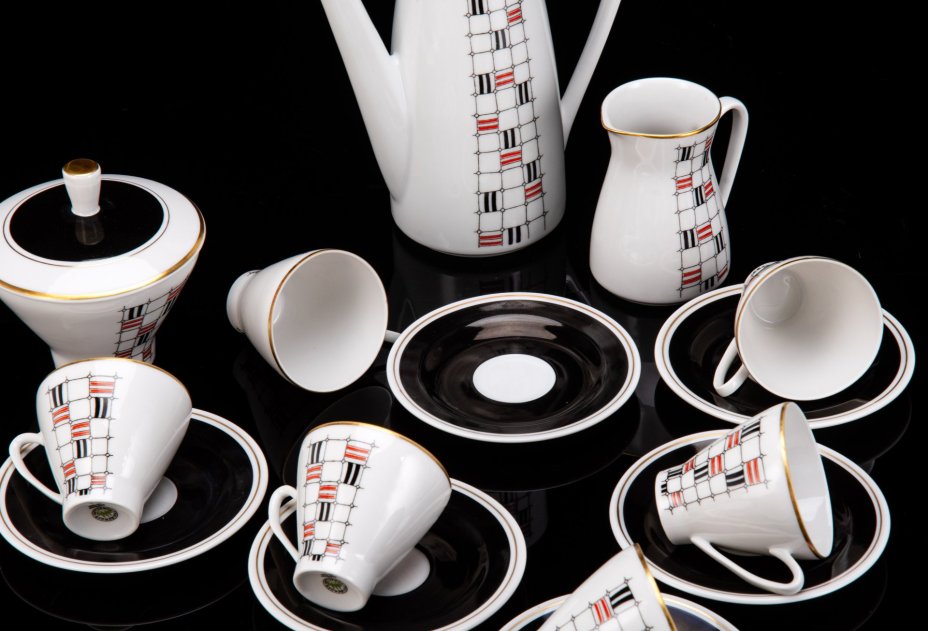 Сервиз кофейный c минималистичным геометрическим декором на 6 персон (15 предметов), фарфор, крытье, деколь, золочение, Freiberger Porzellan, ГДР, 1960-1990 гг.
