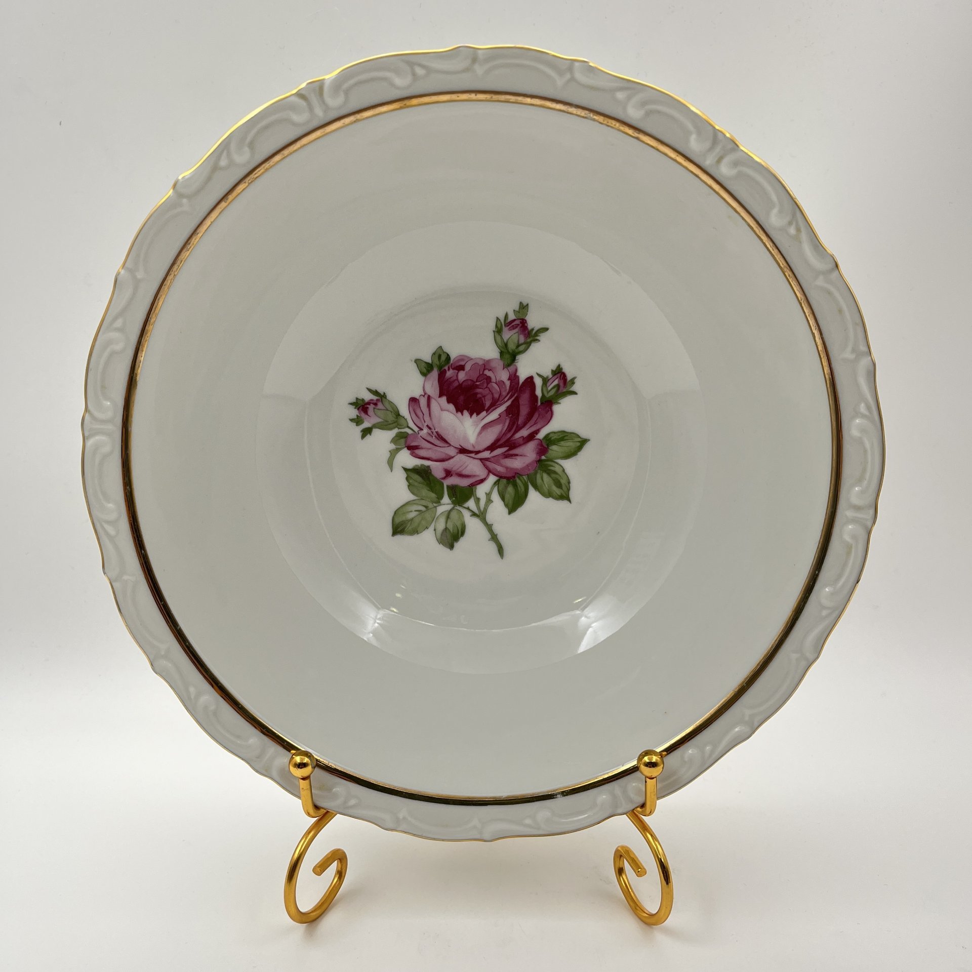 Салатник, украшенный изображением розы, фарфор, деколь, золочение, Kahla, ГДР, 1968-1987 гг.