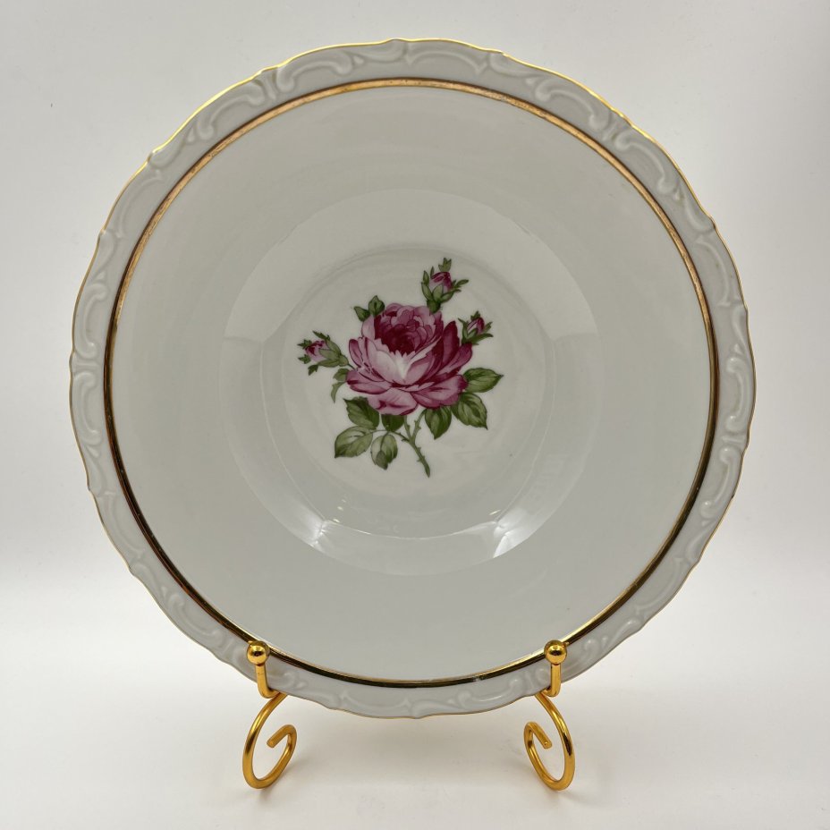 Салатник, украшенный изображением розы, фарфор, деколь, золочение, Kahla, ГДР, 1968-1987 гг.