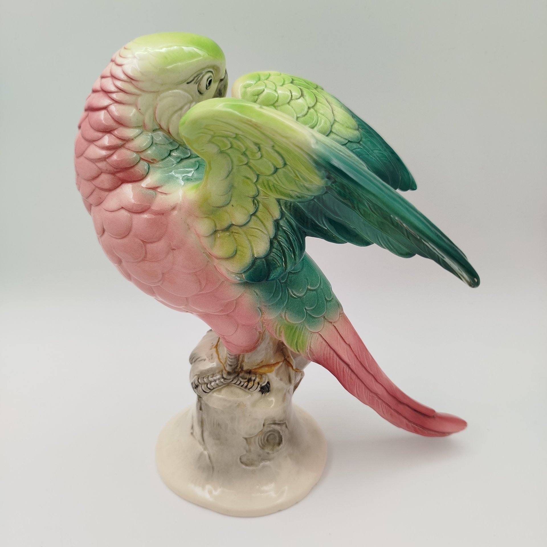 Статуэтка "Попугай"