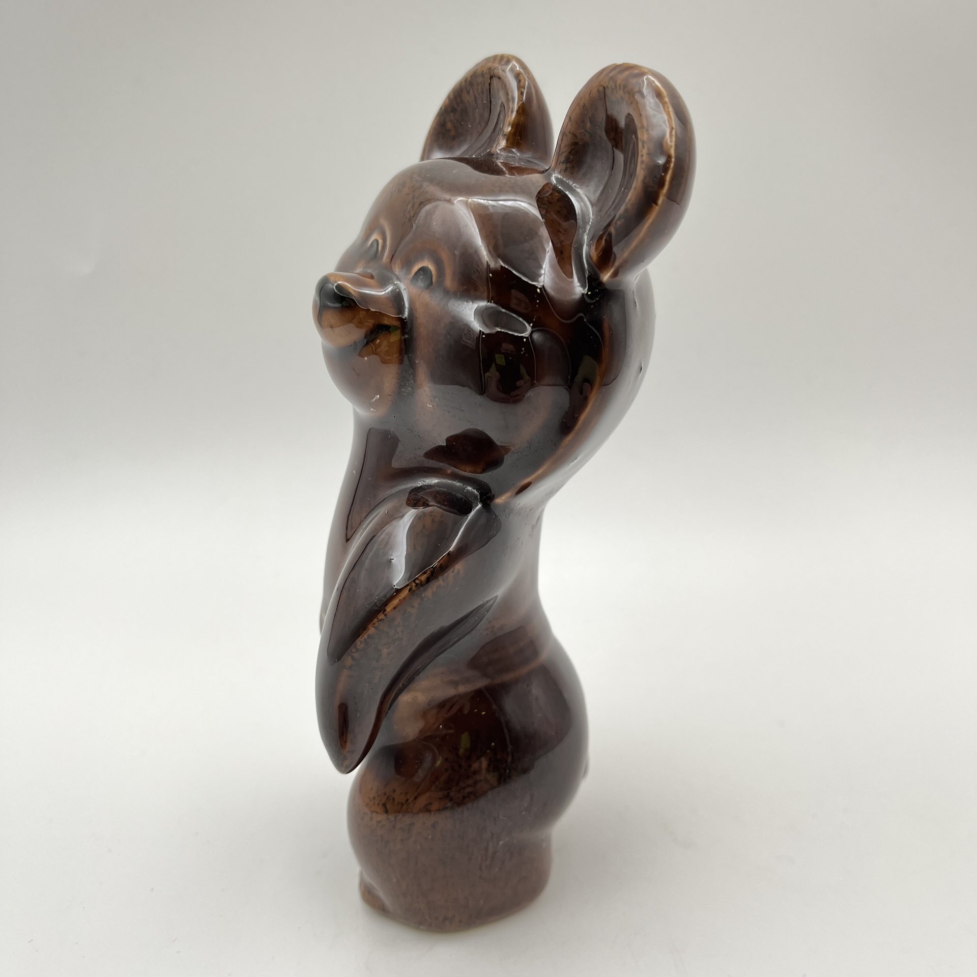 Статуэтка "Мишка олимпийский", фаянс, глазурь, Конаковский фаянсовый завод им. М.И. Калинина (ЗиК Конаково), СССР, 1980 г.