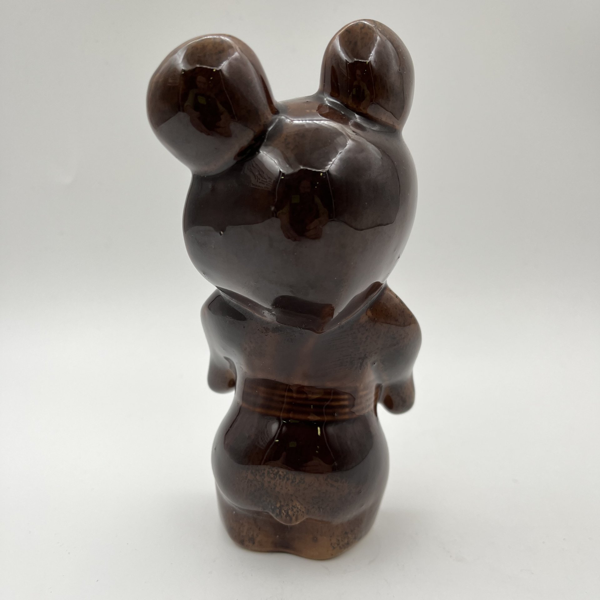 Статуэтка "Мишка олимпийский", фаянс, глазурь, Конаковский фаянсовый завод им. М.И. Калинина (ЗиК Конаково), СССР, 1980 г.