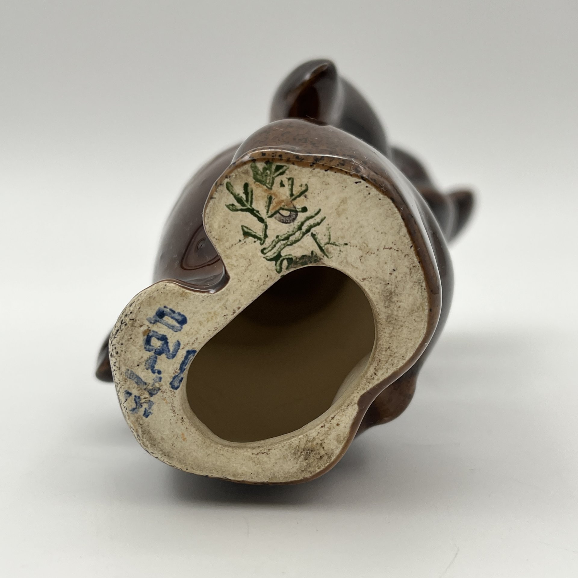 Статуэтка "Мишка олимпийский", фаянс, глазурь, Конаковский фаянсовый завод им. М.И. Калинина (ЗиК Конаково), СССР, 1980 г.