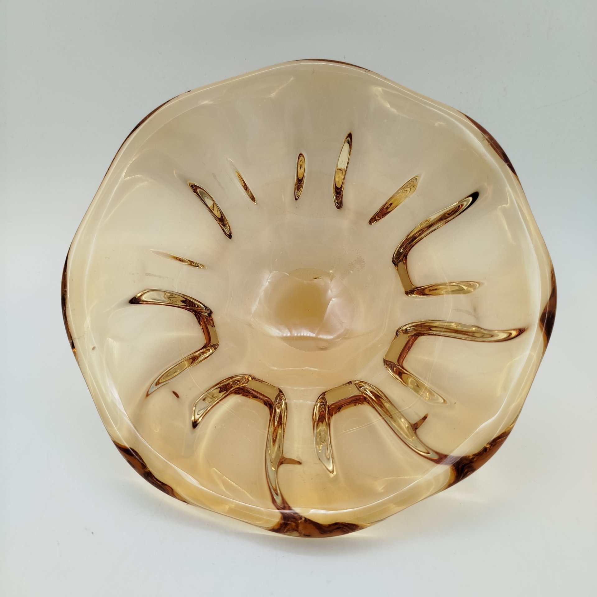 Конфетница медового оттенка, стекло, гутная техника, СССР, 1960-1990 гг.