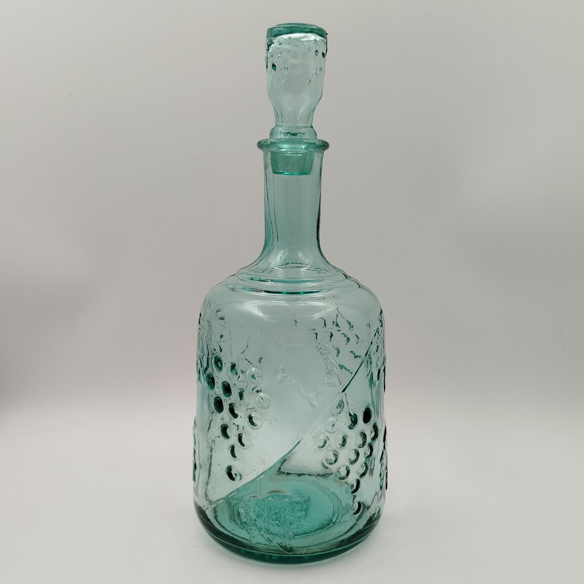 Штоф (графин) "Виноград", стекло, СССР, 1950-1970 гг.