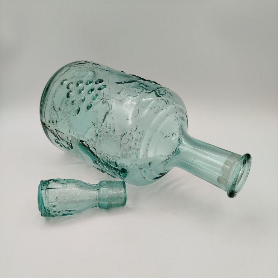 Штоф (графин) "Виноград", стекло, СССР, 1950-1970 гг.