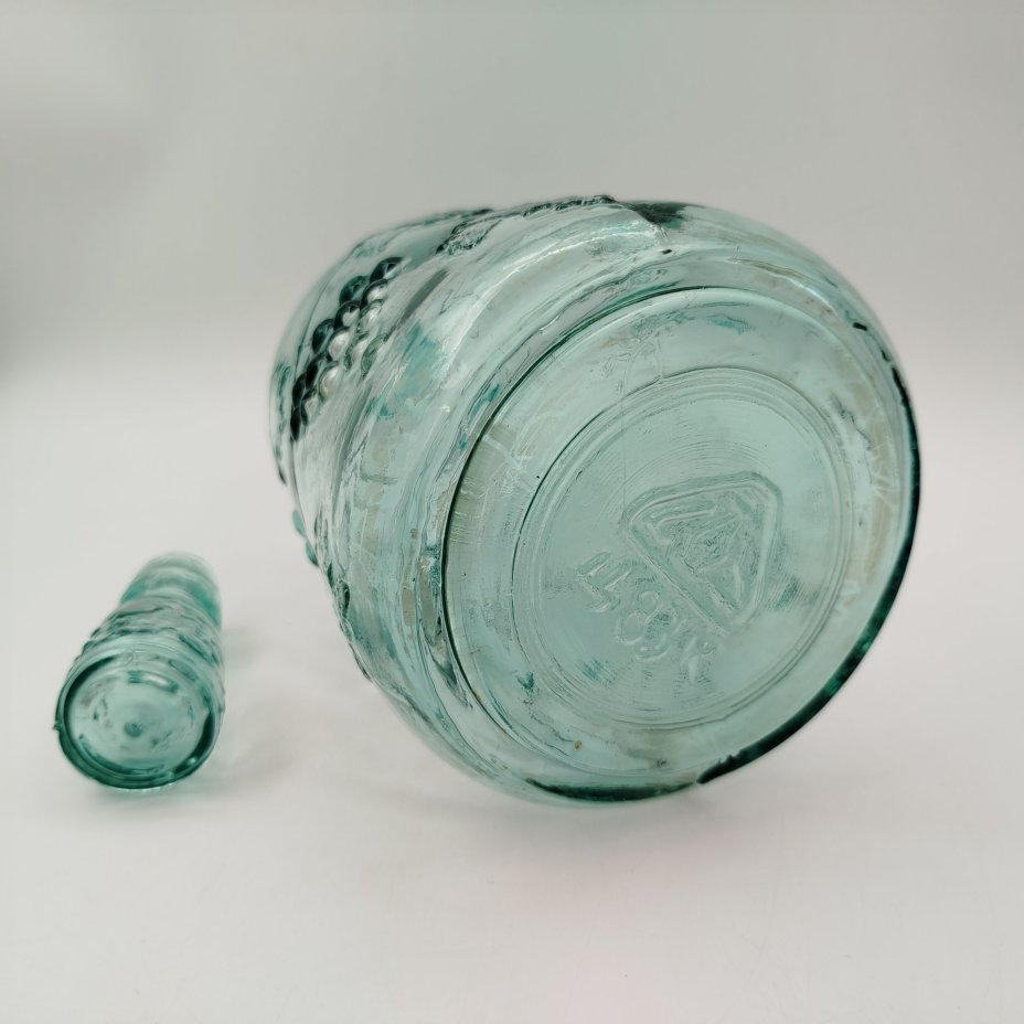 Штоф (графин) "Виноград", стекло, СССР, 1950-1970 гг.