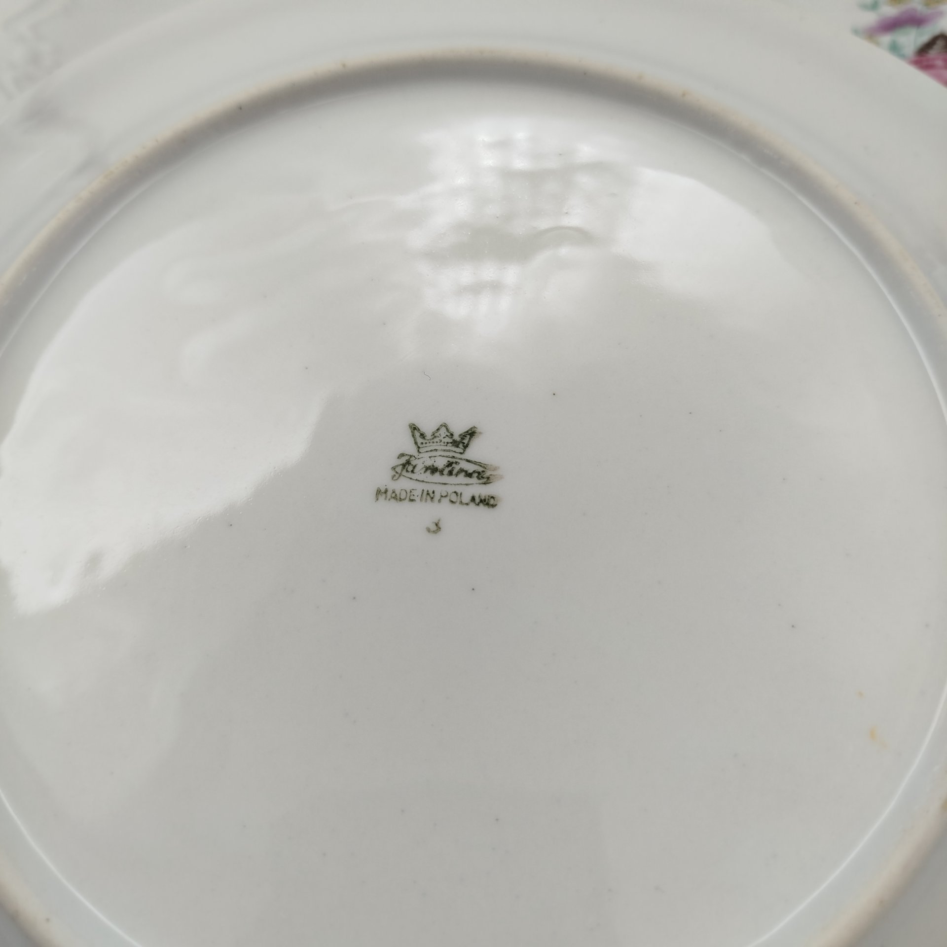 Набор обеденных тарелок с цветочным и рельефным декором на 6 персон, фарфор, деколь, золочение, Karolina (Фарфоровая мануфактура «Каролина», Польша), Польша, 1970-1990 гг.