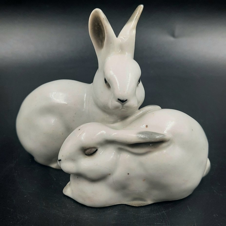 Статуэтка «Зайцы», фарфор, роспись, Артель «Прогресс», СССР, 1950-1960 гг.