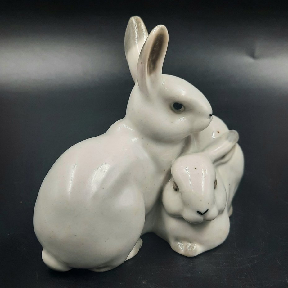 Статуэтка «Зайцы», фарфор, роспись, Артель «Прогресс», СССР, 1950-1960 гг., Артель «Прогресс»