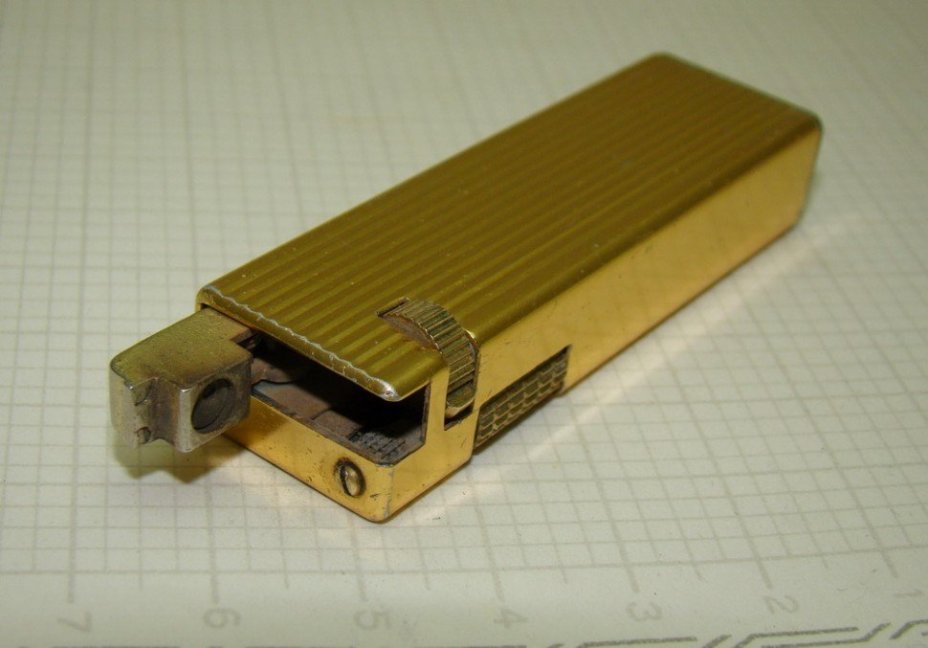 Зажигалка газовая