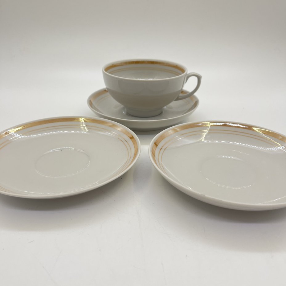 Набор из чайной пары и 2 блюдец с лаконичным декором, фарфор, роспись, Дулевский фарфоровый завод (Дулёво), Россия, 1992 г.