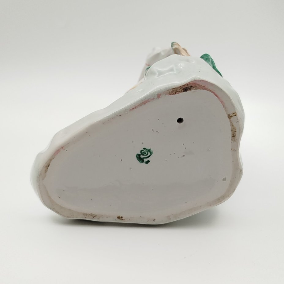 Статуэтка "Любит-не-любит" ("Гадание на ромашке"), скульптор О.Л. Жникруп