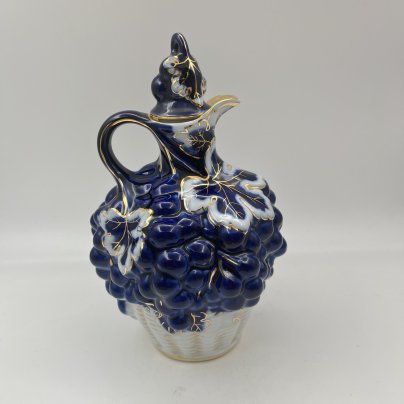 Штоф "Виноград" с фигурным туловом, фарфор, золочение, Ленинградский фарфоровый завод (ЛФЗ), Российская Федерация, 1970-1986 гг.