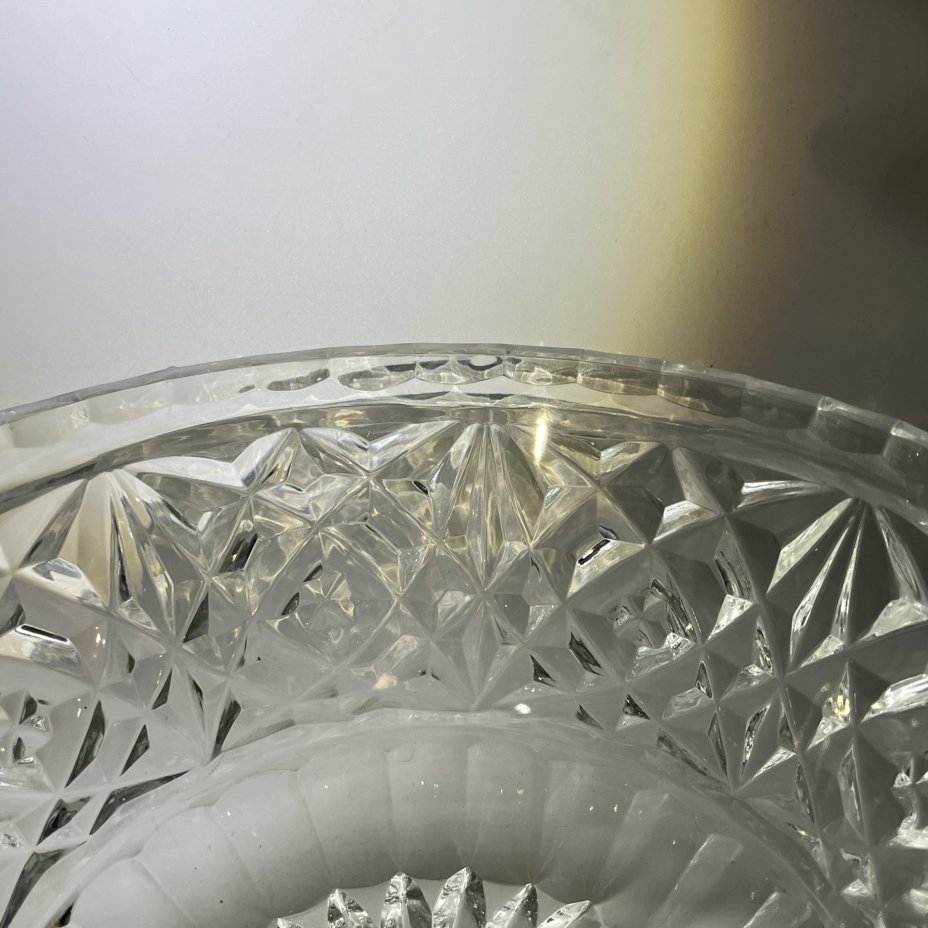 Фруктовница с геометрическим декором