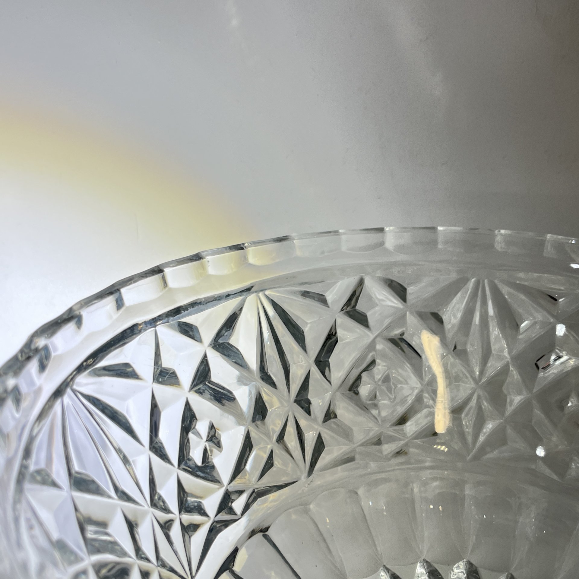Фруктовница с геометрическим декором, хрусталь, пресс, СССР, 1970-1990 гг.
