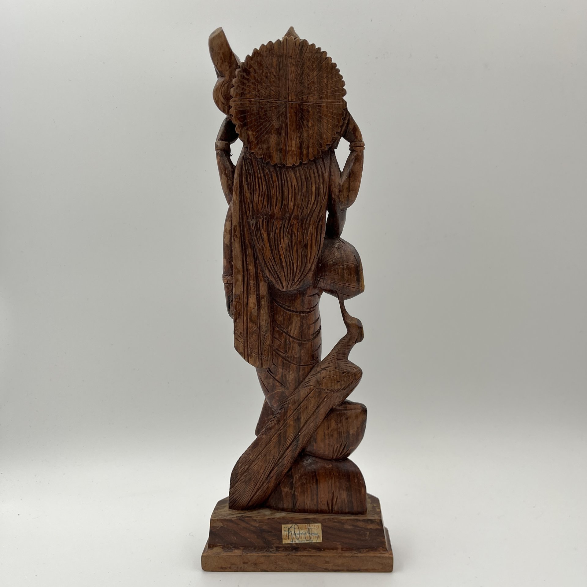 Статуэтка "Сарасвати" (богиня мудрости, знания, искусства, красоты и красноречия в индуизме и буддизме), дерево, резьба, Индия, 1970-1990 гг.