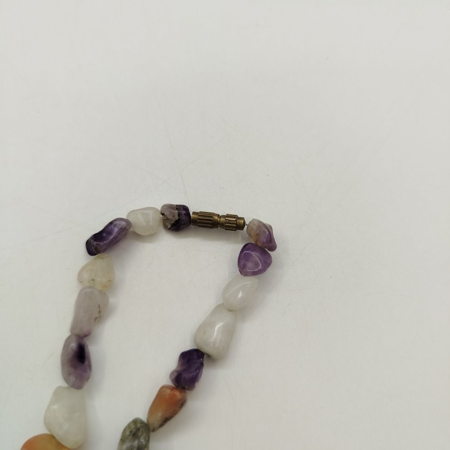 Бусы с бусинами различной формы