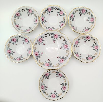 Набор из 7-ми розеток (пиал), украшенных изображением роз, фарфор, деколь, золочение, Рижский фарфорово-фаянсовый завод, СССР, 1960-1980 гг.