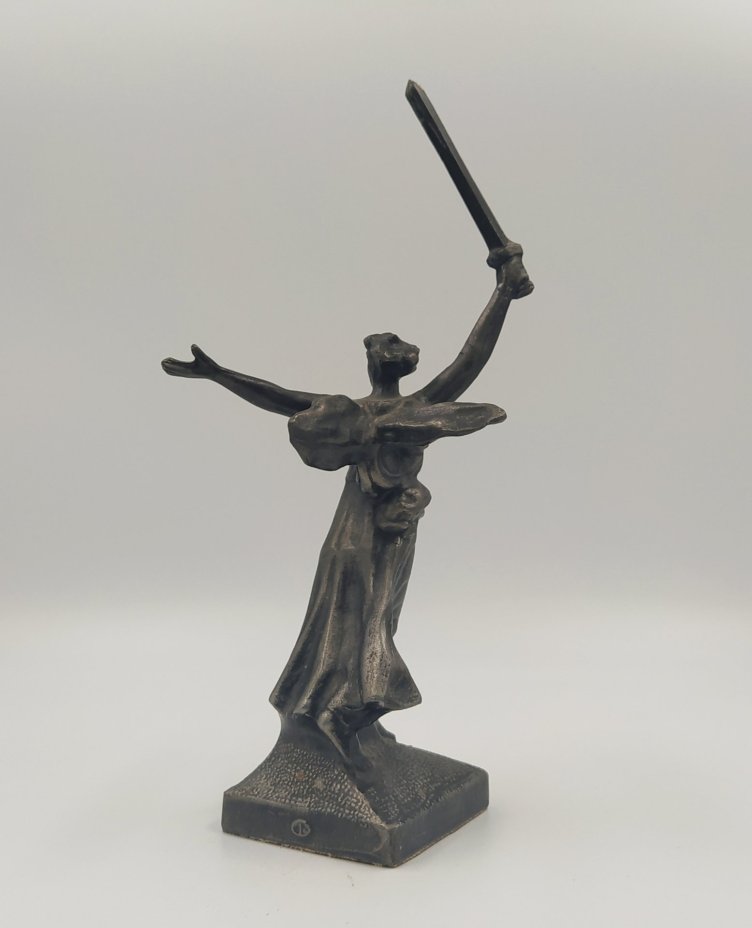 Статуэтка «Родина-мать», металл, СССР, 1960-1990 гг.