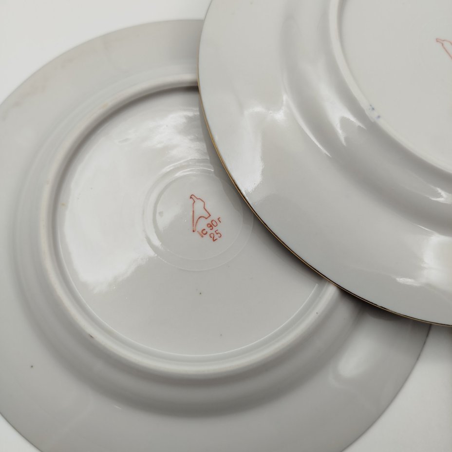 Набор из 5-ти закусочных тарелок, украшенных ленточным декором, фарфор, крытье, золочение, Дулевский фарфоровый завод (Дулёво), СССР, 1990 г.