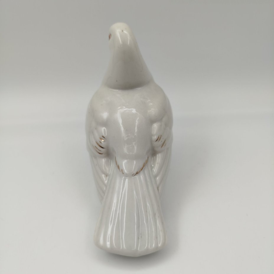 Статуэтка "Голубь", фарфор, роспись, золочение, Турыгинский фарфоровый завод артели «Художественная керамика» (Гжель), СССР, 1950-1960 гг.