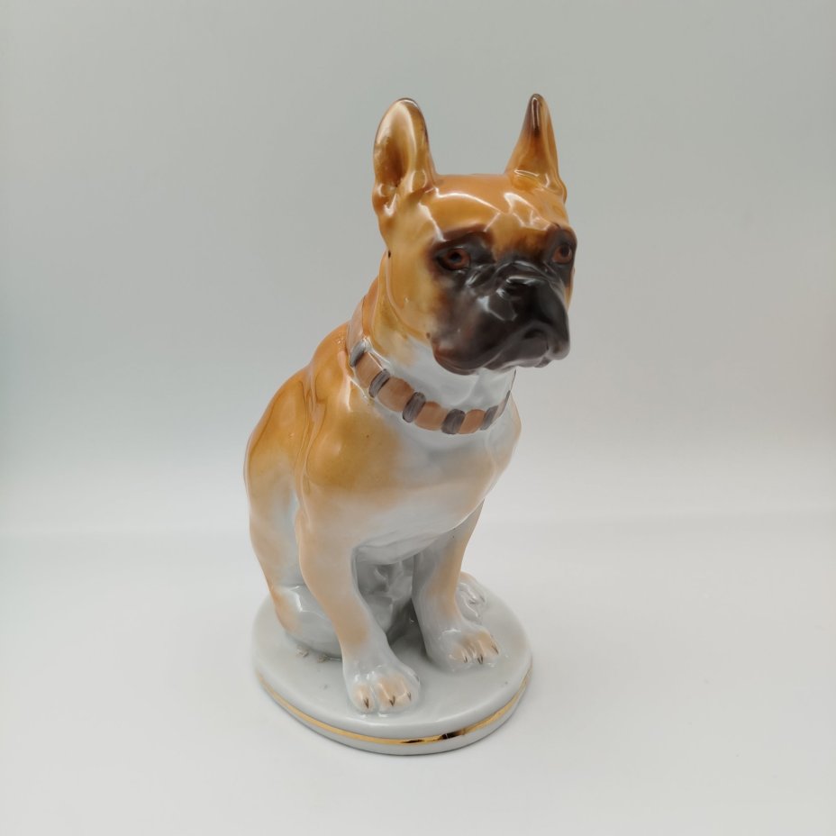 [Раннее клеймо] Статуэтка "Боксёр", скульптор В.С. Драчинская, автор росписи И.И. Ризнич, фарфор, роспись, золочение, Ленинградский фарфоровый завод (ЛФЗ), СССР, 1945-1950 гг.