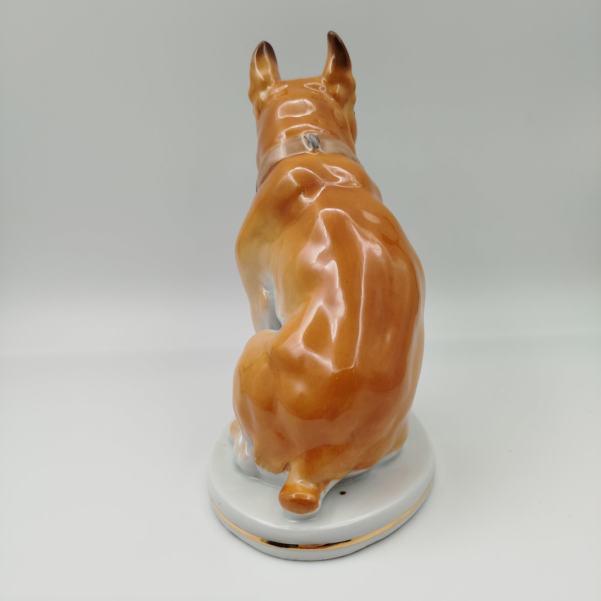 [Раннее клеймо] Статуэтка "Боксёр", скульптор В.С. Драчинская, автор росписи И.И. Ризнич, фарфор, роспись, золочение, Ленинградский фарфоровый завод (ЛФЗ), СССР, 1945-1950 гг.