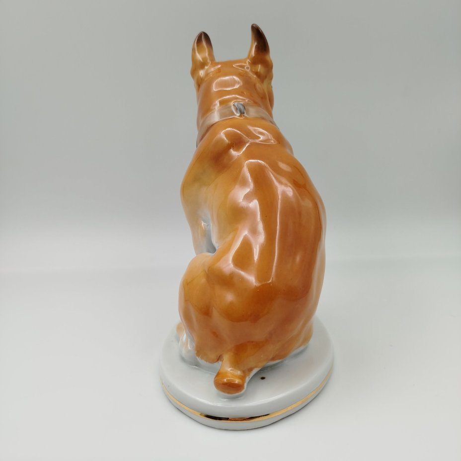 [Раннее клеймо] Статуэтка "Боксёр", скульптор В.С. Драчинская, автор росписи И.И. Ризнич, фарфор, роспись, золочение, Ленинградский фарфоровый завод (ЛФЗ), СССР, 1945-1950 гг.